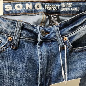 Brand new skinny  jeans 👖